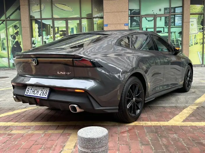 Changan UNI-V 2023 Model 1.5T Noble Model – фото 7