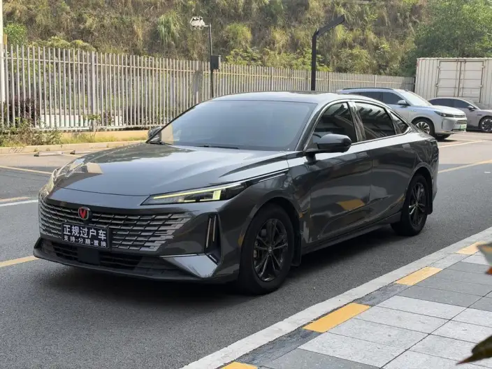 Changan Yida 2023 Model 1.5T GDI Automatic Noble Model – фото 1
