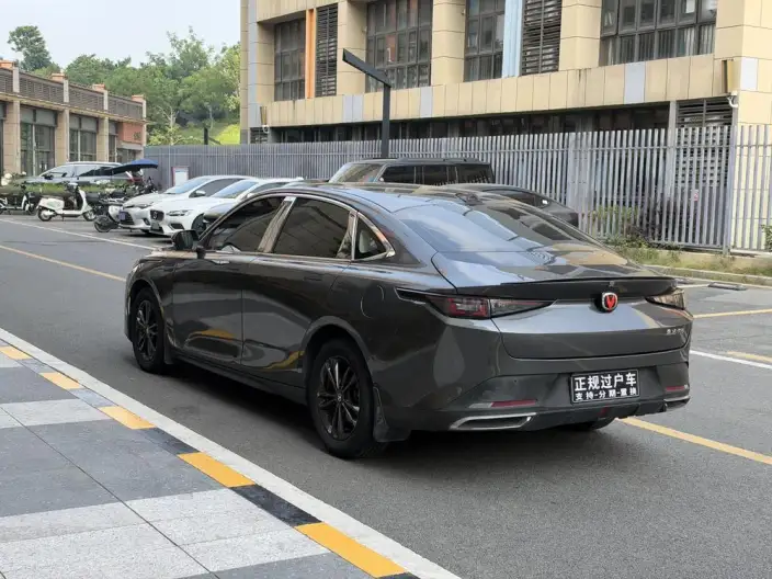 Changan Yida 2023 Model 1.5T GDI Automatic Noble Model – фото 4