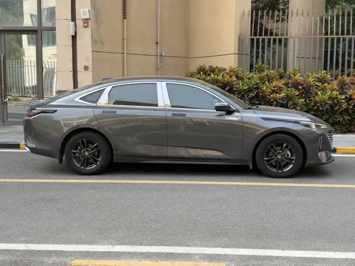 Changan Yida 2023 Model 1.5T GDI Automatic Noble Model – фото 7