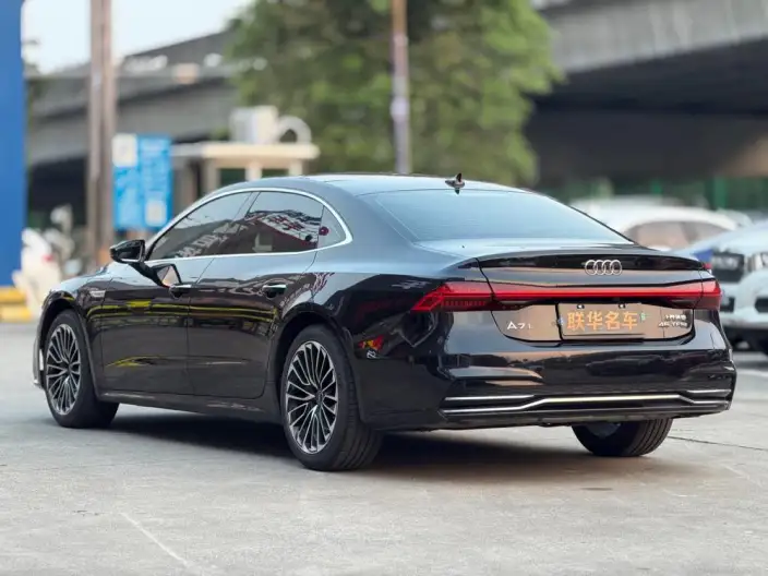 Audi A7 L 2024 Model 45 TFSI Luxury Model – фото 3