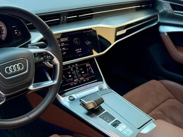 Audi A7 L 2024 Model 45 TFSI Luxury Model – фото 6