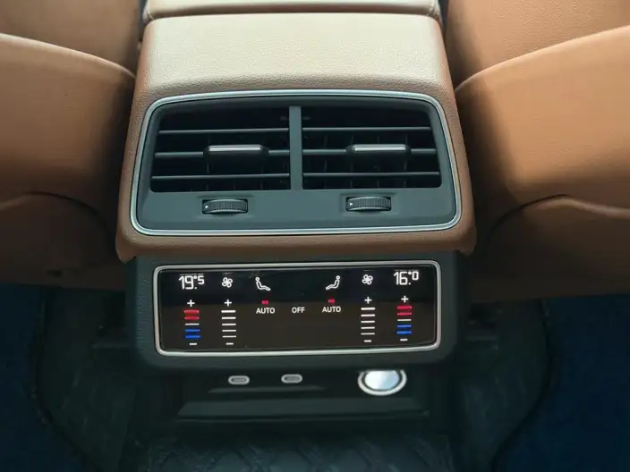 Audi A7 L 2024 Model 45 TFSI Luxury Model – фото 7