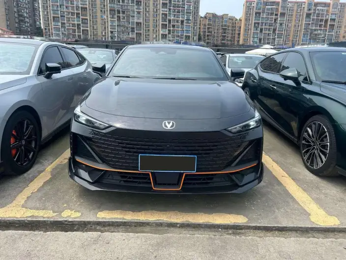 Changan UNI-V 2023 Model 1.5T Sports Edition – фото 2