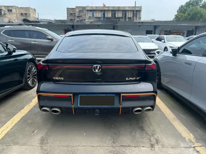 Changan UNI-V 2023 Model 1.5T Sports Edition – фото 5