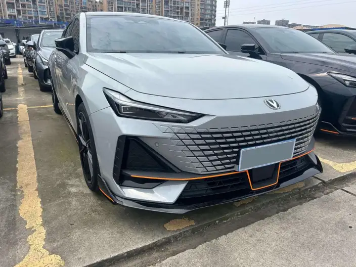 Changan UNI-V 2023 Model 1.5T Sports Edition – фото 3