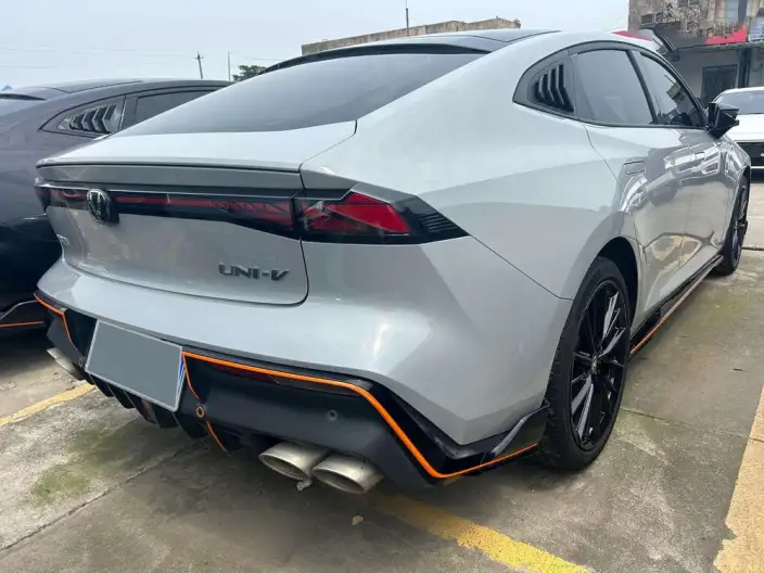 Changan UNI-V 2023 Model 1.5T Sports Edition – фото 6