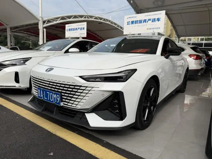 Changan UNI-V 2023 Model 1.5T Noble Model