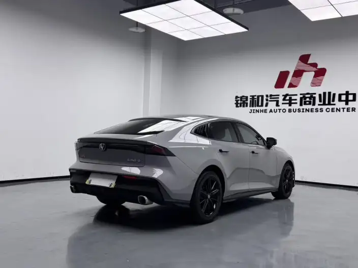 Changan UNI-V 2023 Model 1.5T Noble Model – фото 5