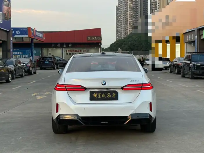 BMW 5 Series 2025 Model Facelift 525Li M Sports Set – фото 5