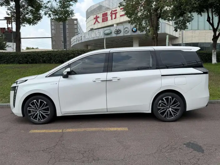 GAC Trumpchi E8 PHEV 2024 Model 2.0ATK 150km PRO Edition