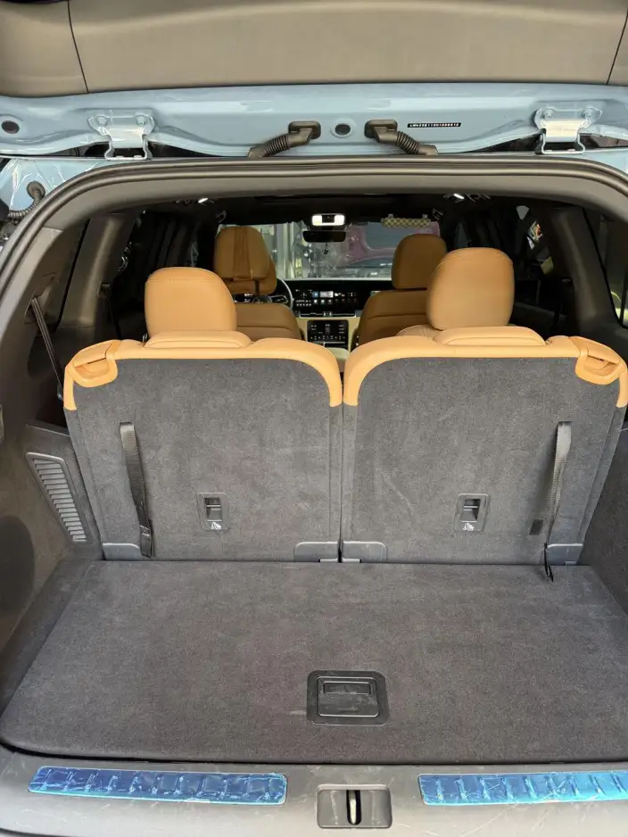 Li Auto ONE 2021 Model Extended Range 6 seat Edition – фото 9
