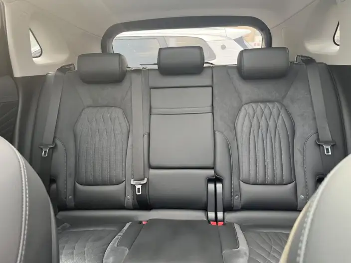 Hongqi HS5 2023 Model 2.0T Flag Xiang Pro Edition – фото 10