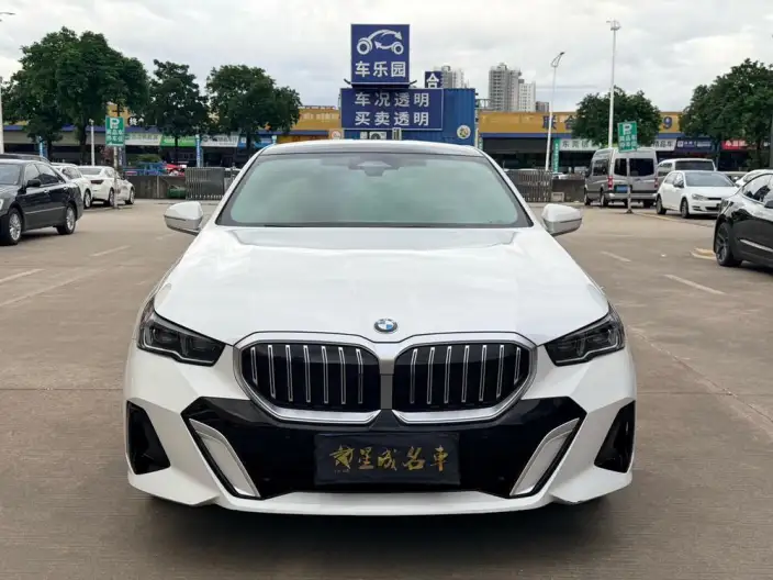 BMW 5 Series 2024 Model 525Li M Sports Set – фото 2