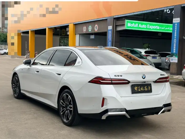 BMW 5 Series 2024 Model 525Li M Sports Set – фото 4