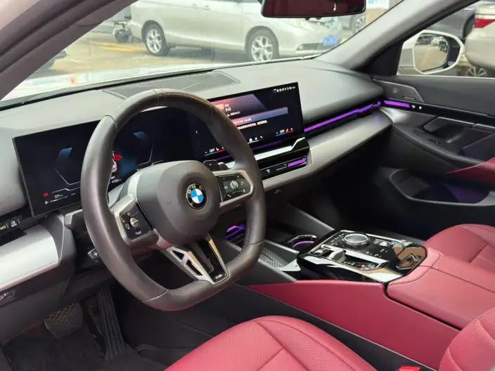 BMW 5 Series 2024 Model 525Li M Sports Set – фото 10
