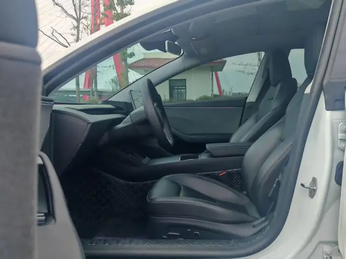 Model 3 2025 Model Facelift Rear-wheel drive version – фото 8