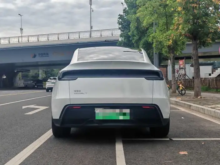 Model Y 2025 Model Rear-wheel drive version – фото 5