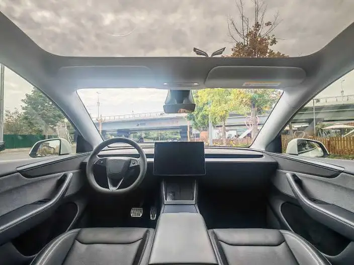 Model Y 2025 Model Rear-wheel drive version – фото 8