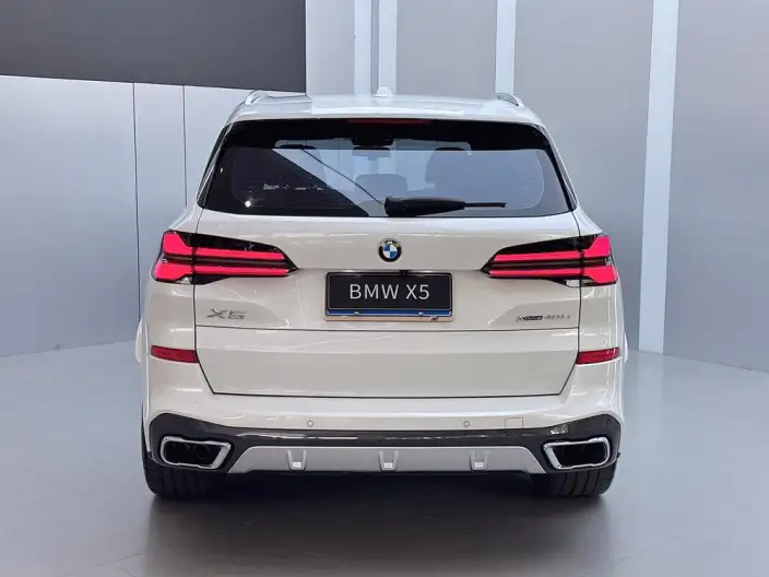 BMW X5 2023 Model xDrive40Li M Sports Set – фото 3