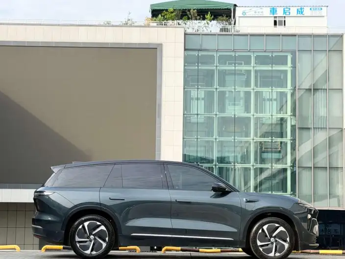 NIO ES8 2023 Model 75kWh Executive Edition – фото 8