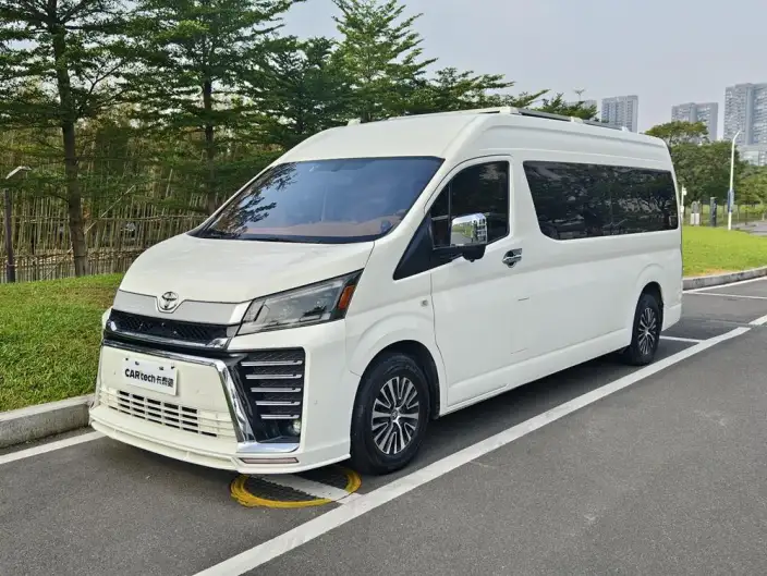 Hiace 2022 Model 3.5L Automatic Rear Drive 7 seat Parallel Imported – фото 1