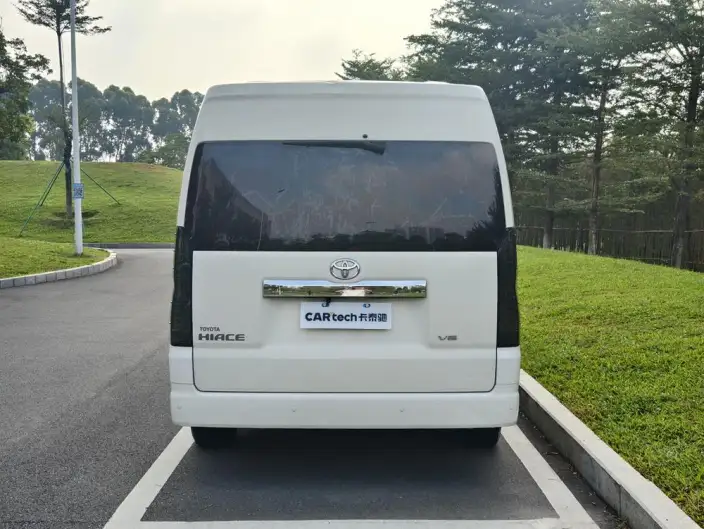 Hiace 2022 Model 3.5L Automatic Rear Drive 7 seat Parallel Imported – фото 4