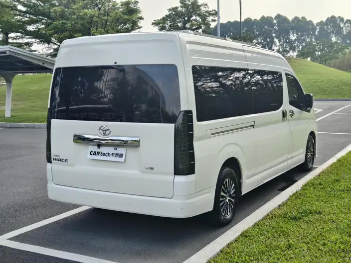 Hiace 2022 Model 3.5L Automatic Rear Drive 7 seat Parallel Imported – фото 5