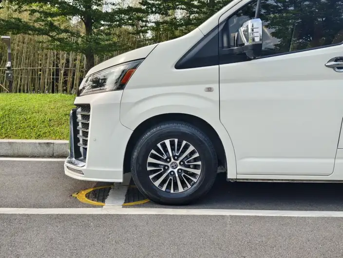 Hiace 2022 Model 3.5L Automatic Rear Drive 7 seat Parallel Imported – фото 9