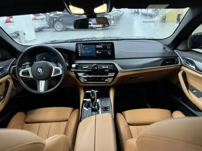 BMW 5 Series Imported 2022 Model Facelift 530i M Sports Set – фото 8
