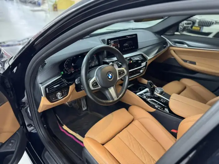 BMW 5 Series Imported 2022 Model Facelift 530i M Sports Set – фото 10