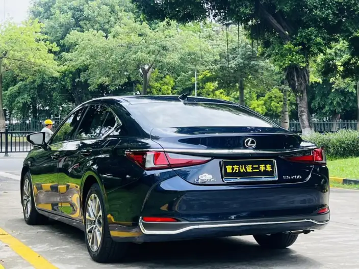 Lexus ES 2022 Model 200 Superior Edition – фото 4
