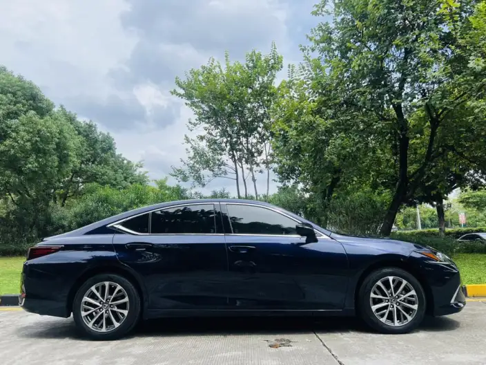 Lexus ES 2022 Model 200 Superior Edition – фото 7