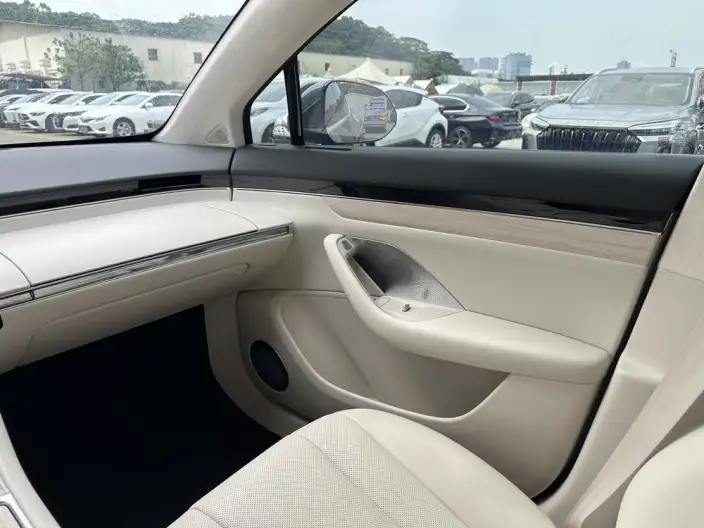 Luxeed R7 2024 Model EV 82kWh Pro Rear Drive Edition – фото 9