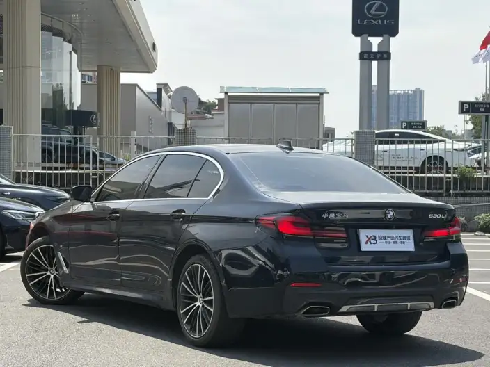 BMW 5 Series 2023 Model Facelift 530Li Leading Model M Sports Set – фото 3