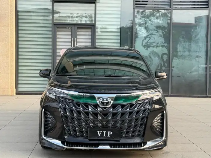 Toyota Sienna 2024 Model Hybrid 2.5L Platinum edition – фото 2