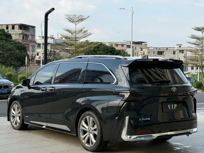 Toyota Sienna 2024 Model Hybrid 2.5L Platinum edition – фото 5