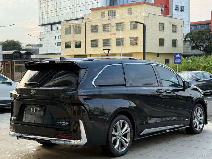 Toyota Sienna 2024 Model Hybrid 2.5L Platinum edition – фото 7