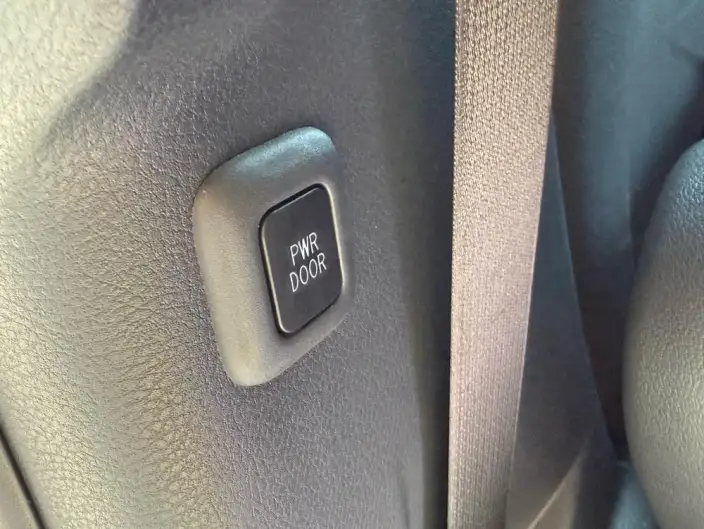 Toyota Sienna 2024 Model Hybrid 2.5L Platinum edition – фото 8