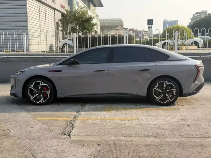 HONGQI EH7 2024 Model 760 Pro+ 4WD Edition – фото 4