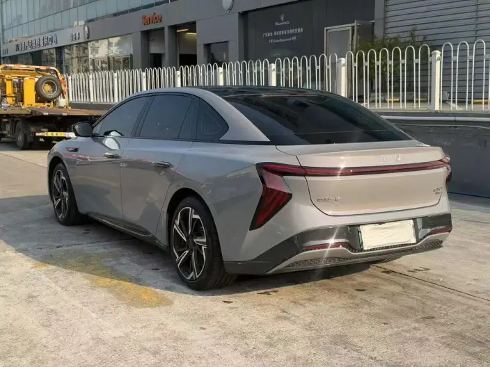 HONGQI EH7 2024 Model 760 Pro+ 4WD Edition – фото 5