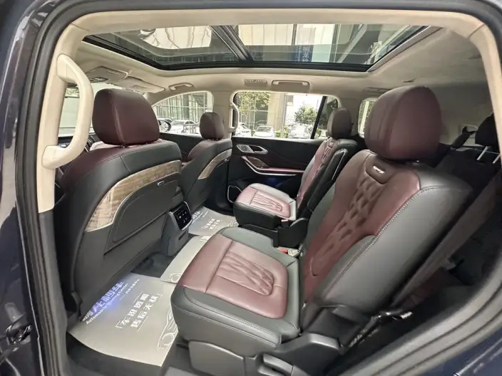 Hongqi HS7 2023 Model 2.0T 4WD Flag Ling Edition 6 seat – фото 10