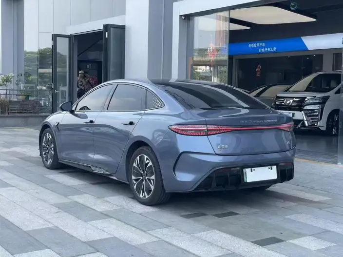BYD Seal 2022 Model 550KM Standard Battery Life Rear Drive Edition Noble Model – фото 7