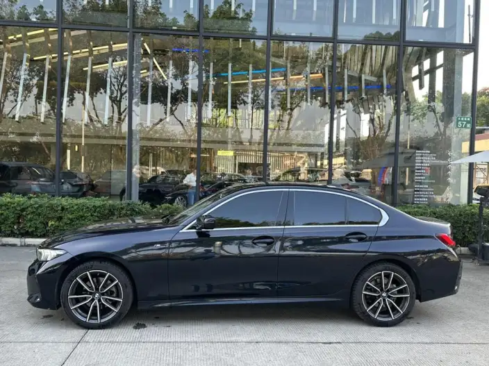 BMW 3 Series 2023 Model 320i M Sports Set – фото 3