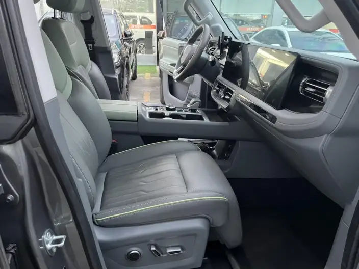 BAIC BJ40 2024 Model City Hunter Edition 2.0T Automatic 4WD Supreme Model – фото 9
