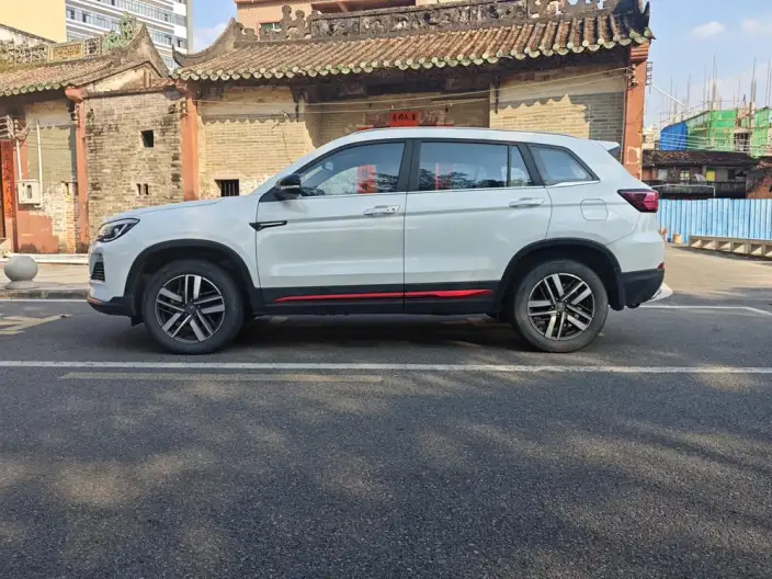 Changan CS75 2022 Model Blue Whale Edition 1.5T DCT Luxury Model – фото 3