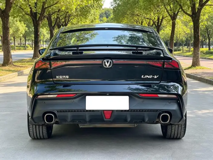 Changan UNI-V 2022 Model 1.5T Smart Pilot Model – фото 5
