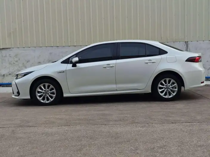 Toyota Corolla 2021 Model Hybrid 1.8L E-CVT Elite Edition – фото 4