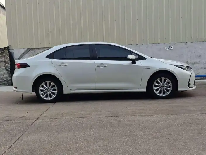 Toyota Corolla 2021 Model Hybrid 1.8L E-CVT Elite Edition – фото 8