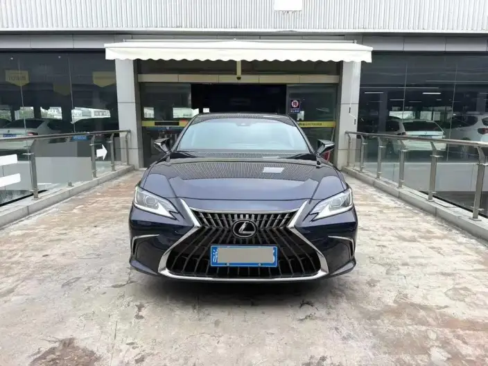 Lexus ES 2021 Model 200 Superior Edition